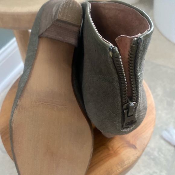Like new olive green canvas sixty seven ankles booties from Anthropologie. - Picture 3 of 4